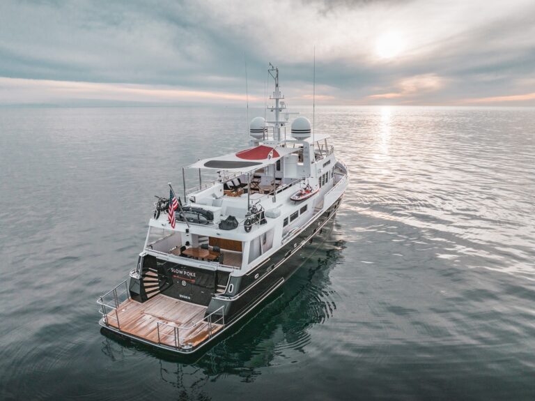 Superyacht SLOW POKE