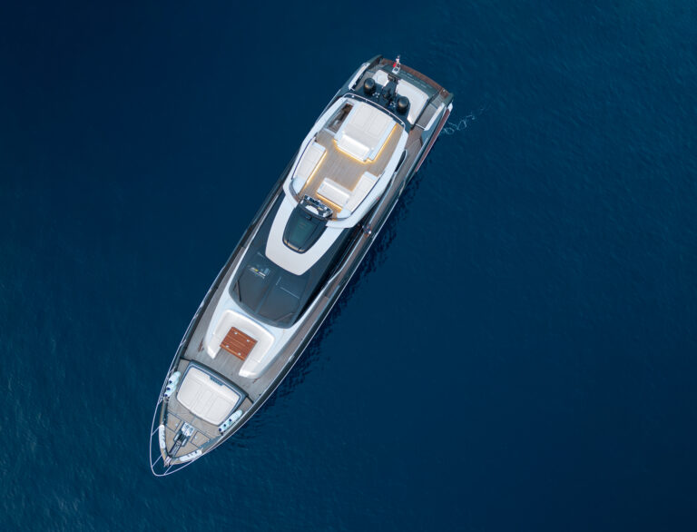 Superyacht SPACE COWBOY