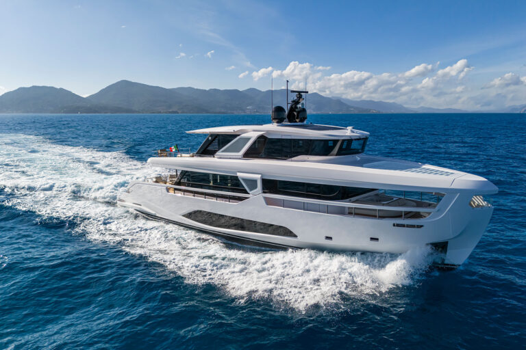 Superyacht TETHYS (sistership)