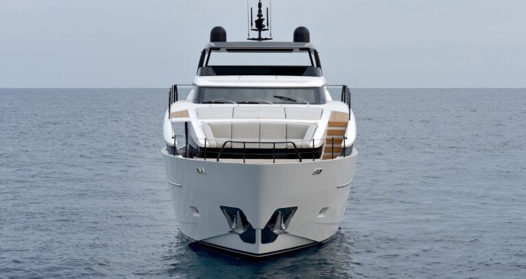 Bow View Of Motor Yacht CATCH ME (sistership)