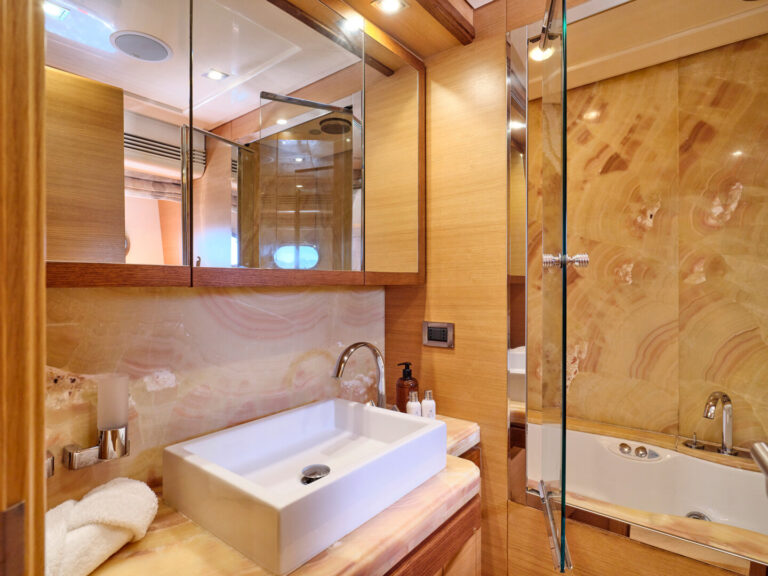 Guest Cabin Ensuite