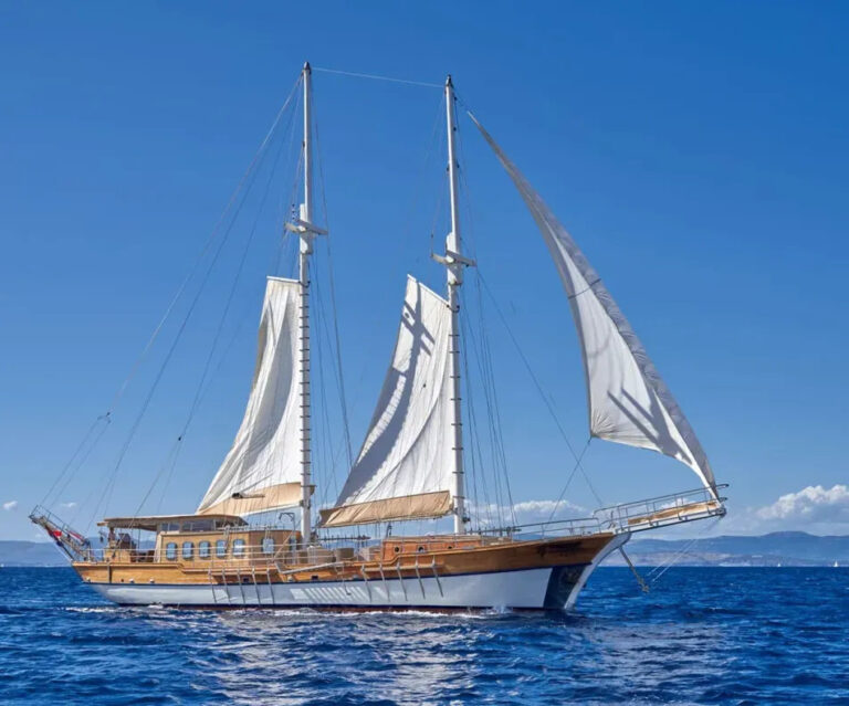 Luxury Yacht ALLURE E