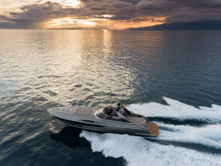 Luxury Yacht MY LIFE FIVE III