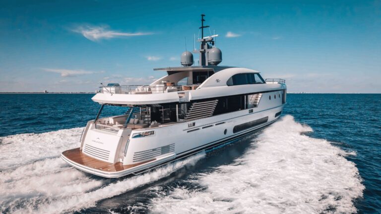 Luxury Yacht PROPOSITION