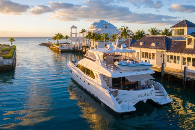 Motor Catamaran INDIGO