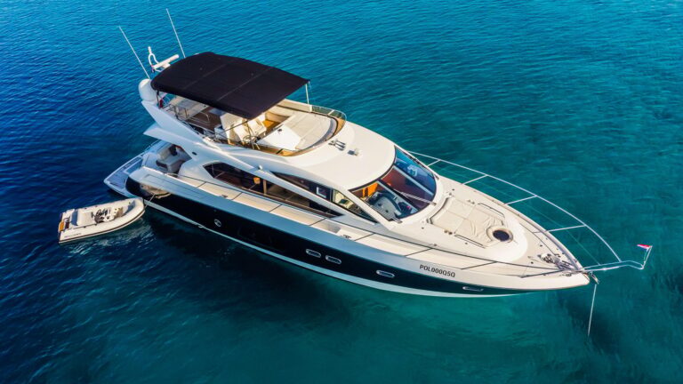 Motor Yacht 2 DRUNK