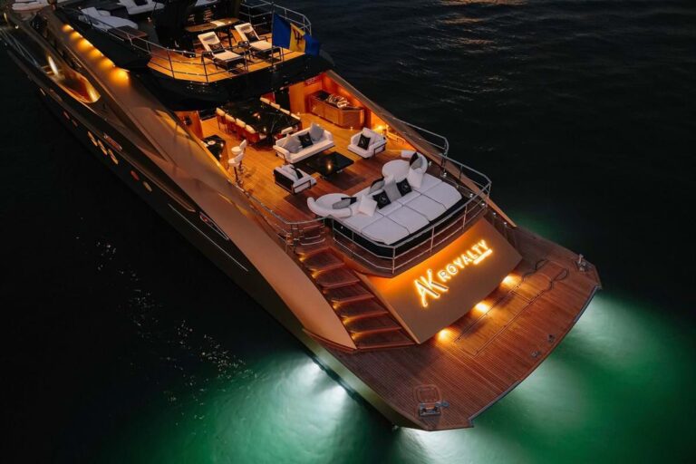 Motor Yacht 42M PALMER JOHNSON