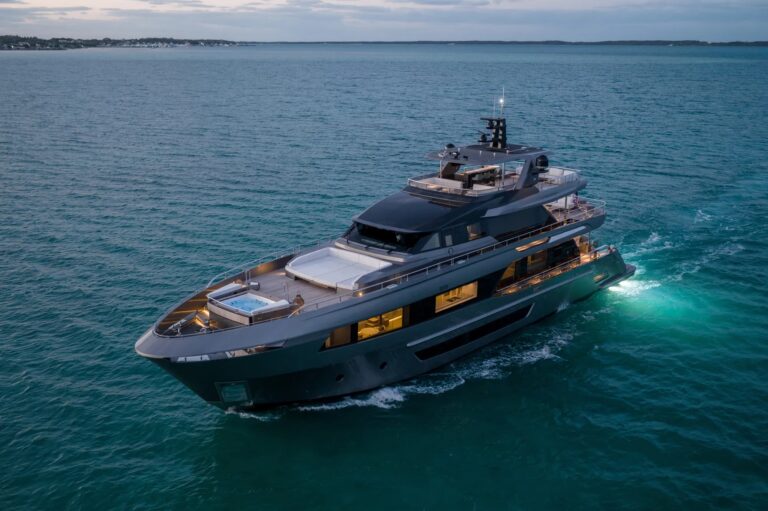 Motor Yacht A SALT WEAPON