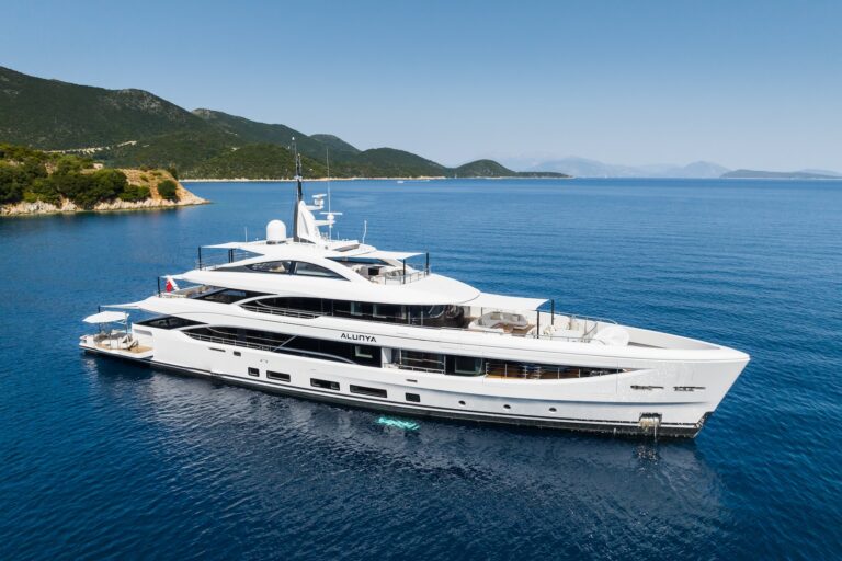 Motor Yacht ALUNYA