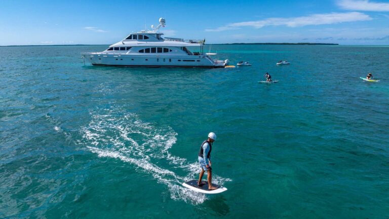Motor Yacht B HAPPY
