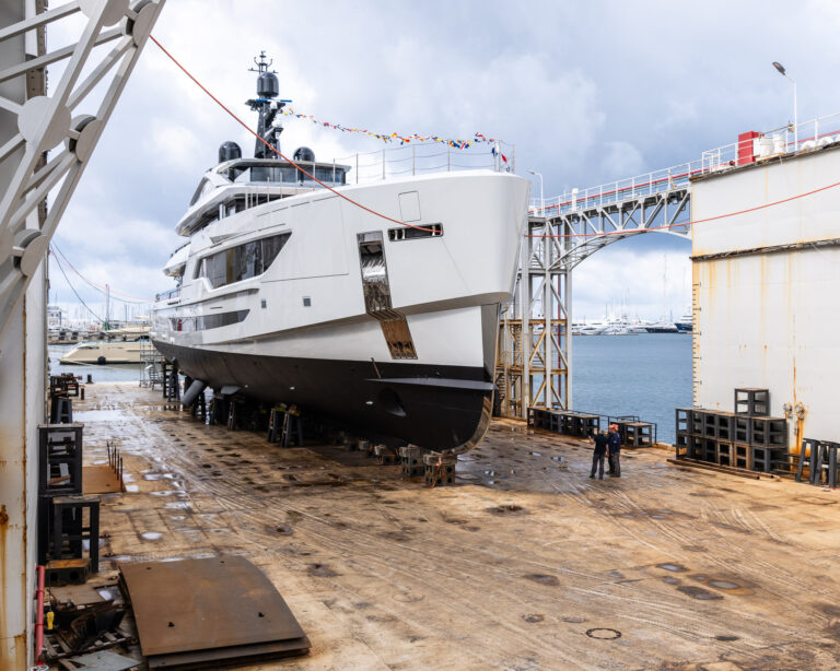 Motor Yacht BINTA DIAMOND