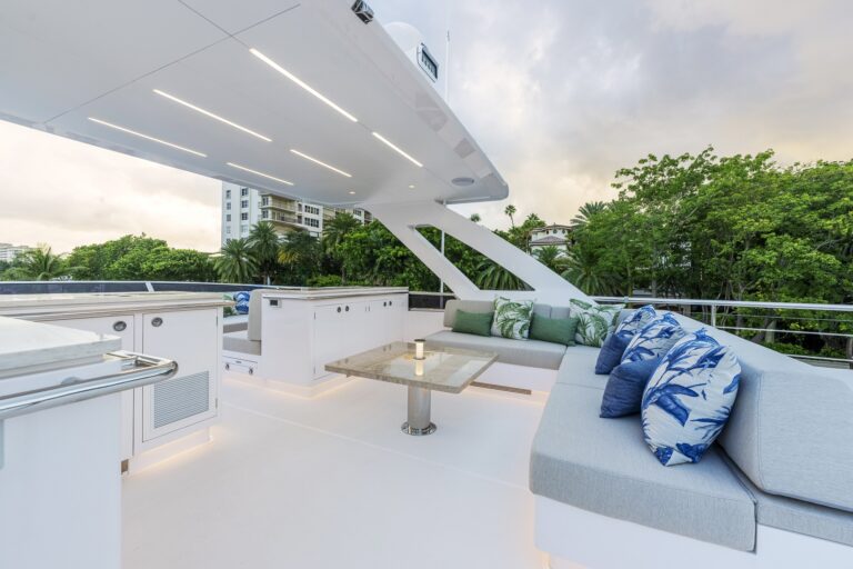 Motor Yacht CROWNED EAGLE