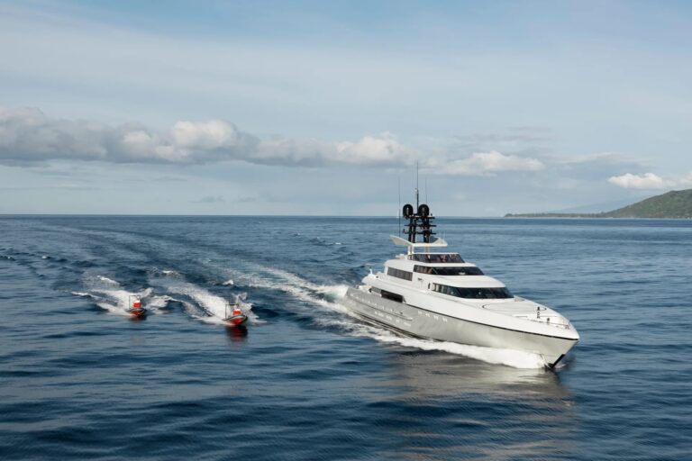 Motor Yacht DRAGONFLY
