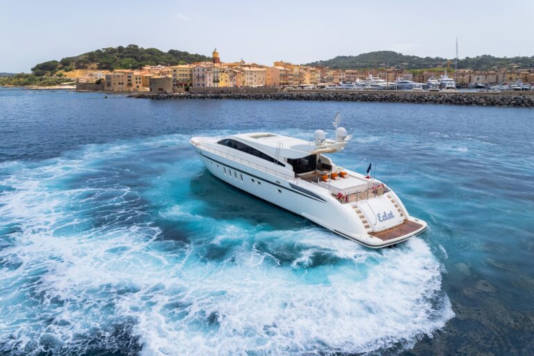 Motor Yacht ECLAT
