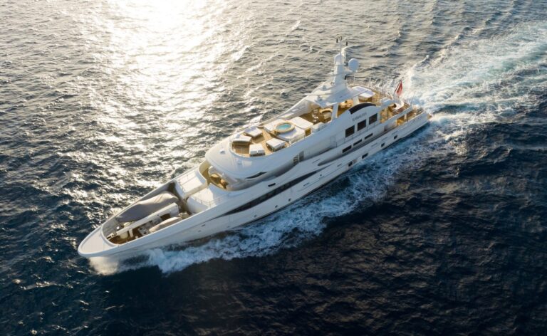 Motor Yacht KAMALAYA