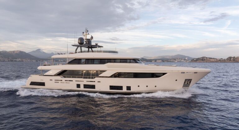 Motor Yacht KIKI V