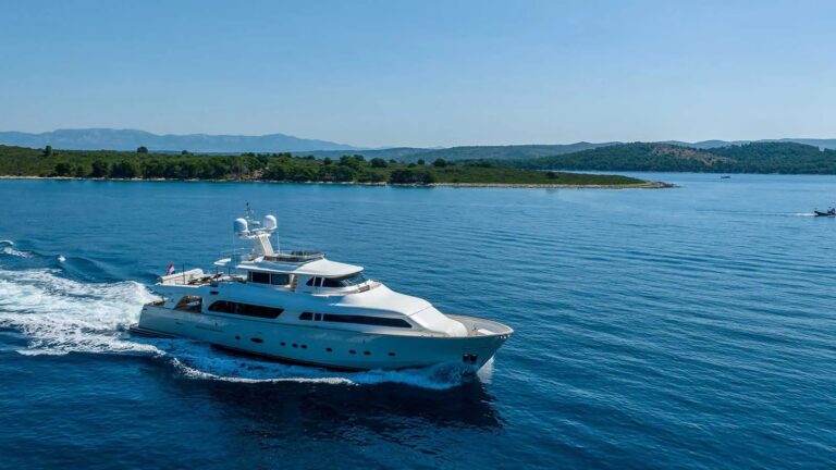 Motor Yacht KLOBUK