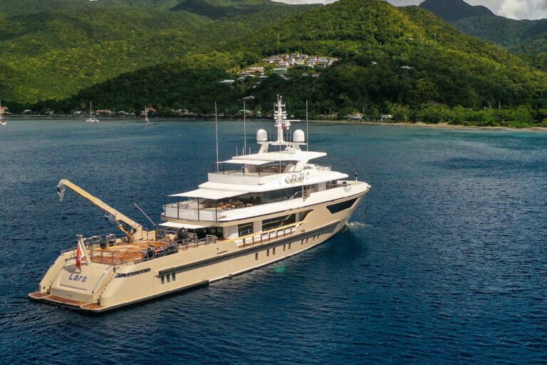 Motor Yacht LARS