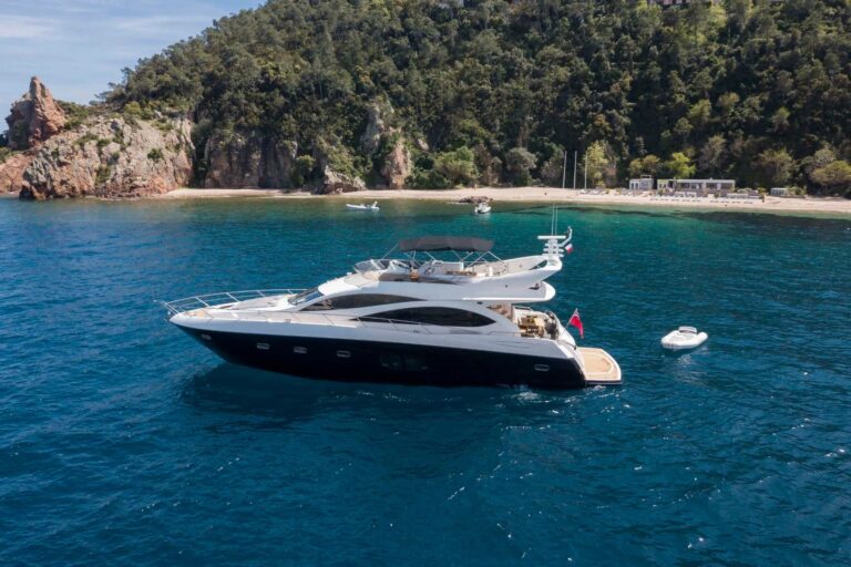 Motor Yacht LAZY P