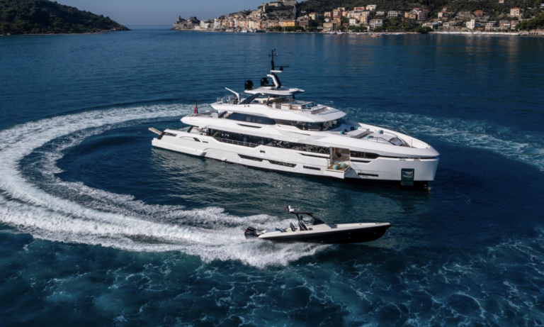 Motor Yacht LEE