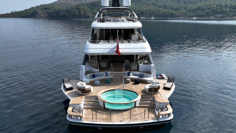 Motor Yacht LUMIERE