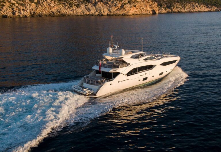 Motor Yacht MAKANI II