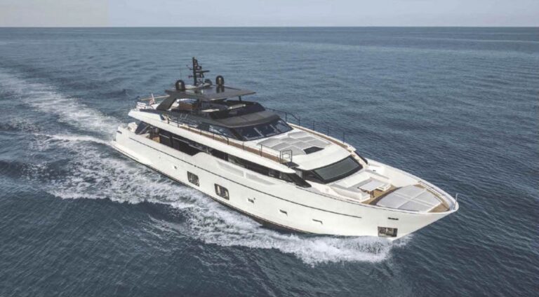 Motor Yacht MARY