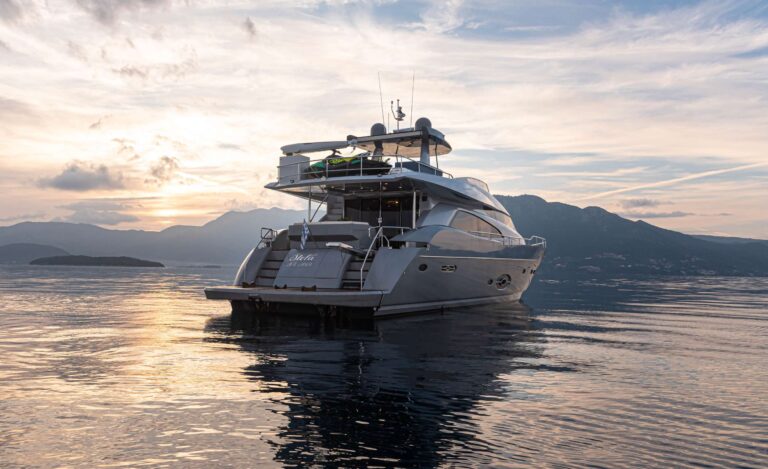 Motor Yacht STELA 117