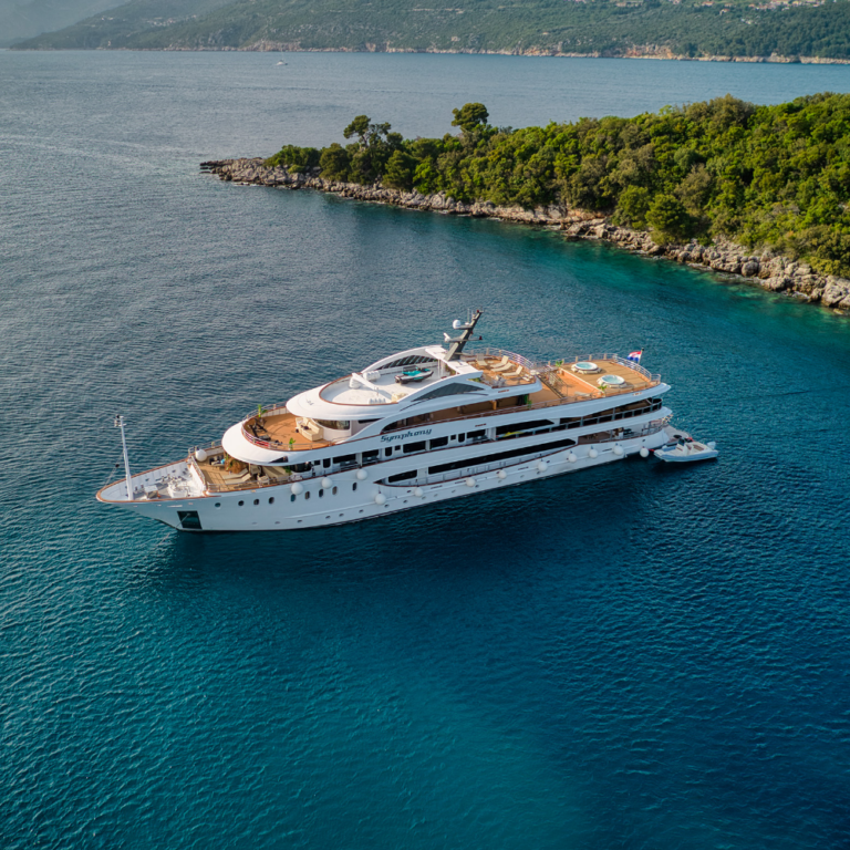 Motor Yacht SYMPHONY