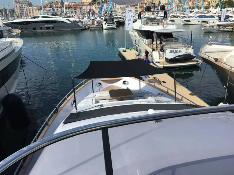 Motor Yacht VISIONARIA