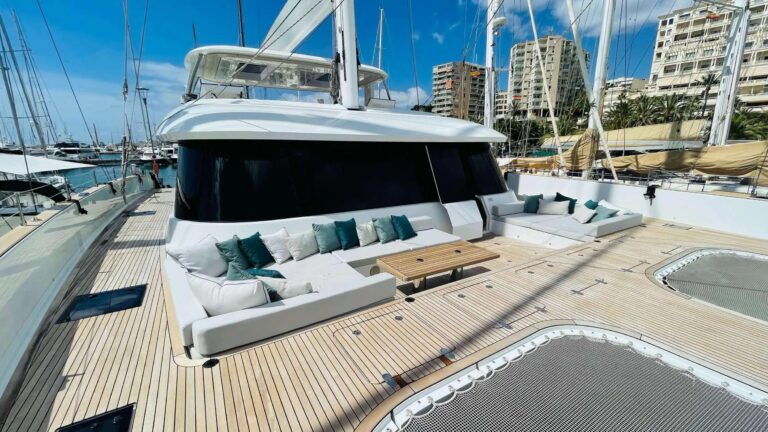 Sailing Catamaran SEACLUSION