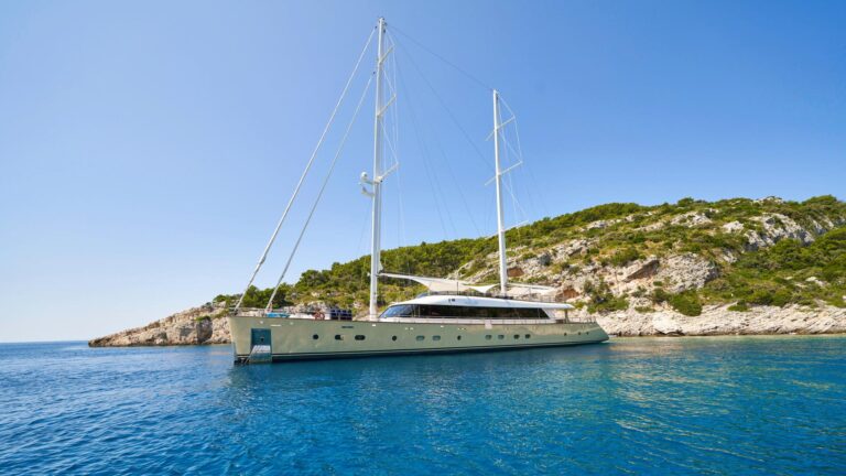 Sailing Yacht MARALLURE