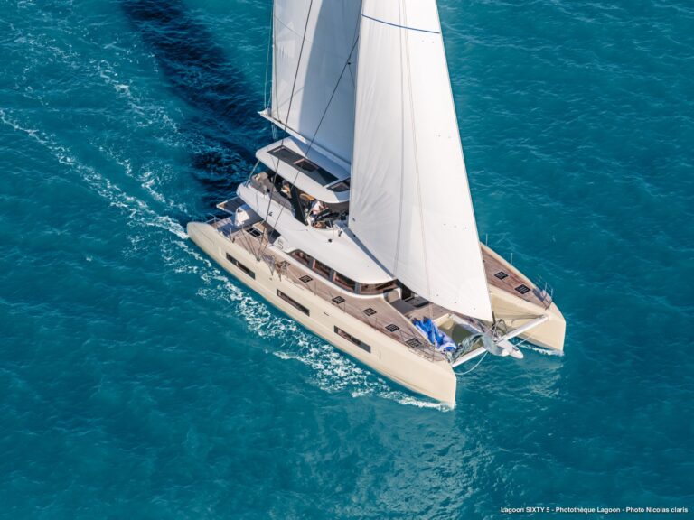 Sailing Yacht REVE BLEU (sistership)