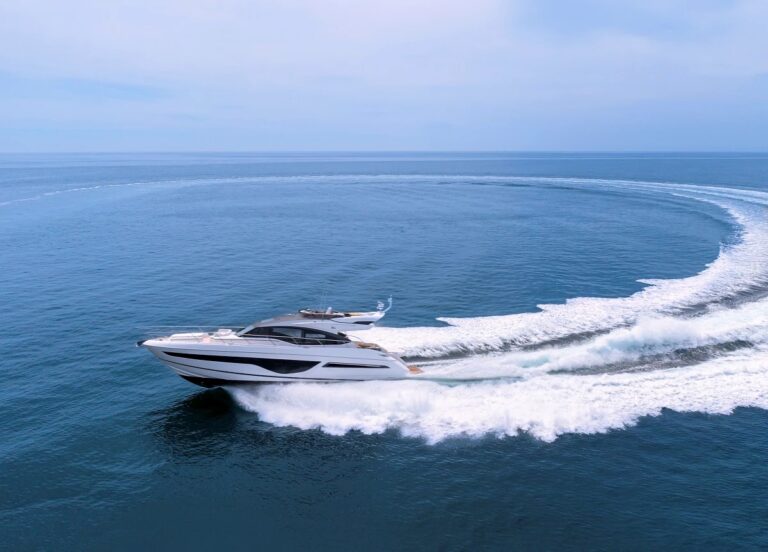 Super Yacht CHAMELEON III