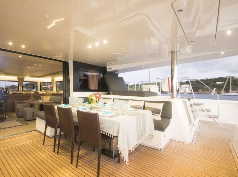 Super Yacht MAHASATTVA