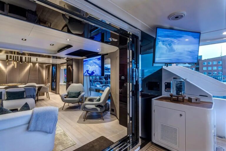 Superyacht 4 PLAY