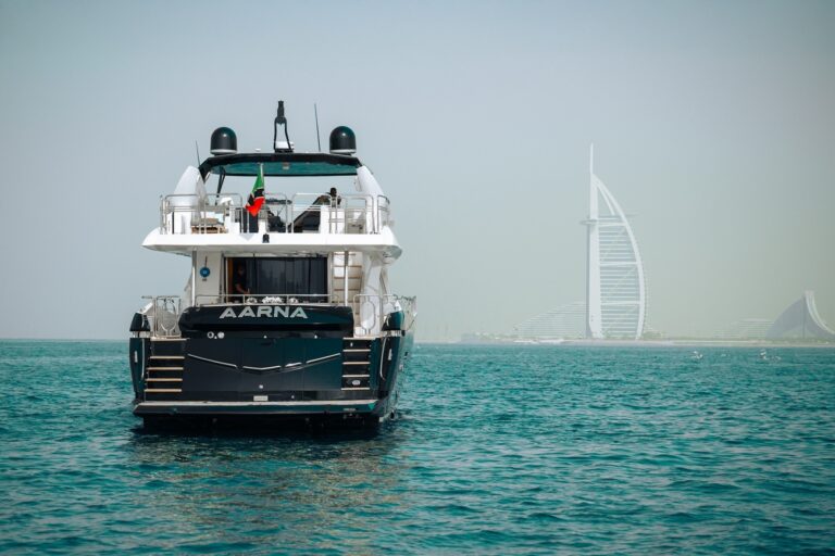 Superyacht AARNA