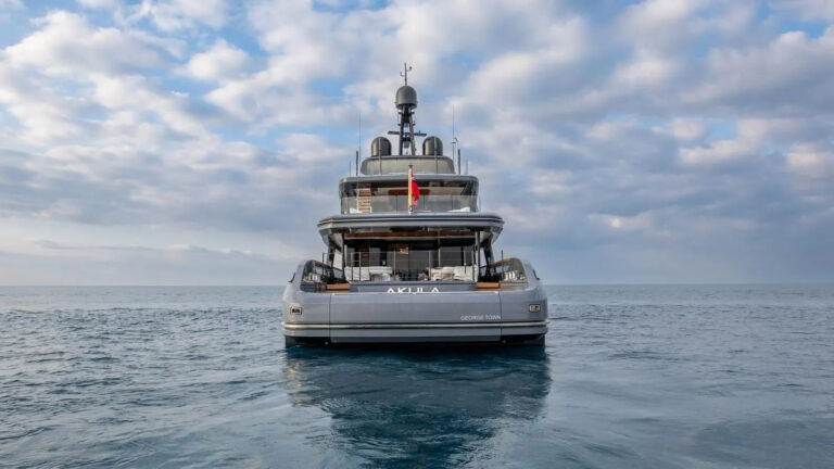 Superyacht AKULA