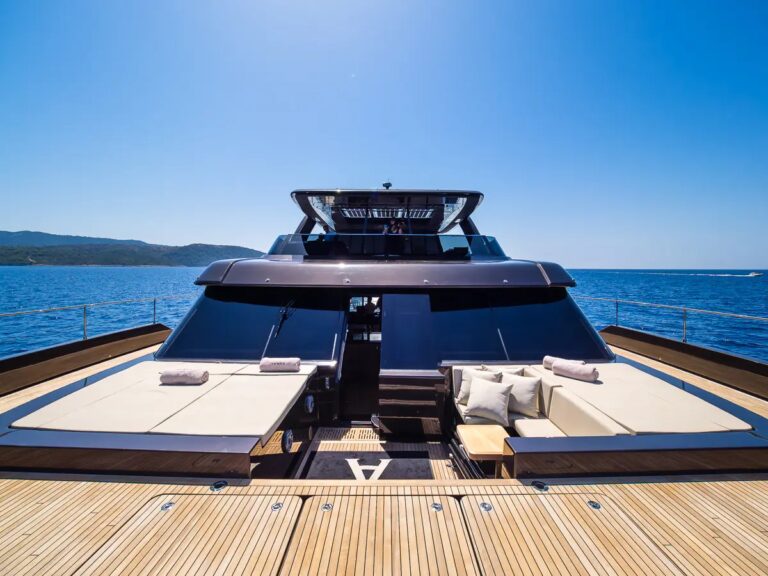 Superyacht AMBER ONE