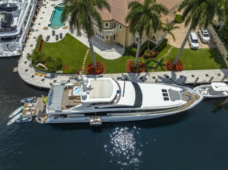 Superyacht BEACHFRONT 2