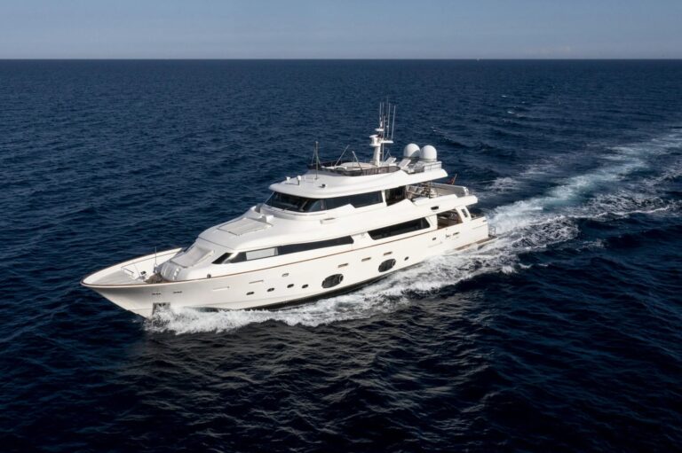 Superyacht CENTURION