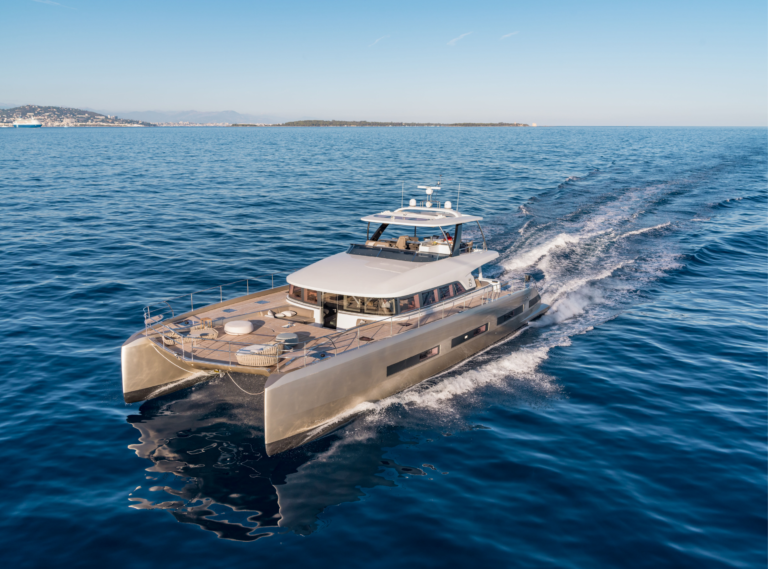 Superyacht CRAZY HORSE (sistership)