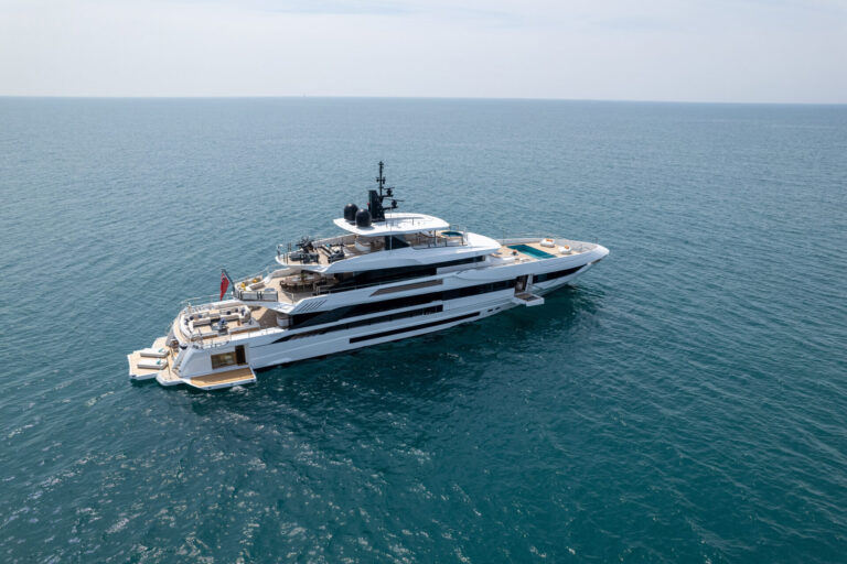 Superyacht DOKINHA (sistership)
