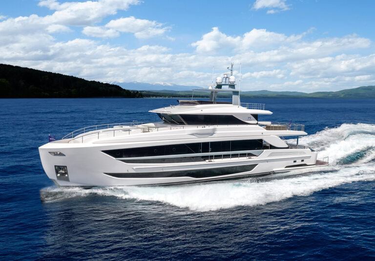 Superyacht FREEDOM