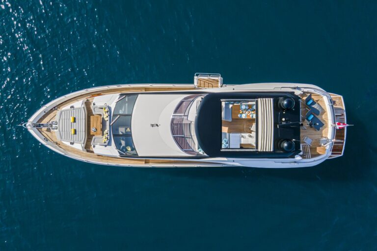 Superyacht HERO