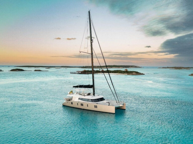 Superyacht INDABLUE
