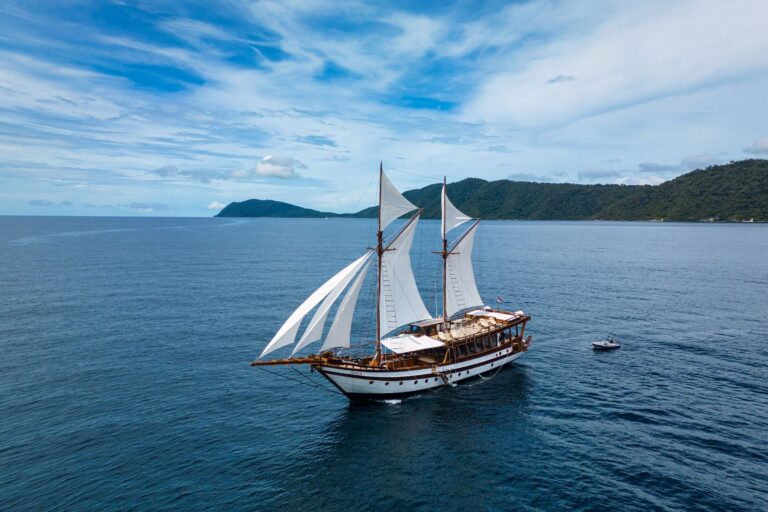 Superyacht MAJIK