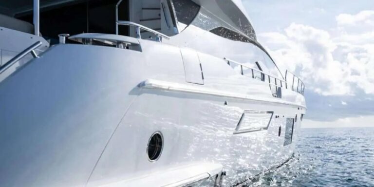 Superyacht MINEIRA