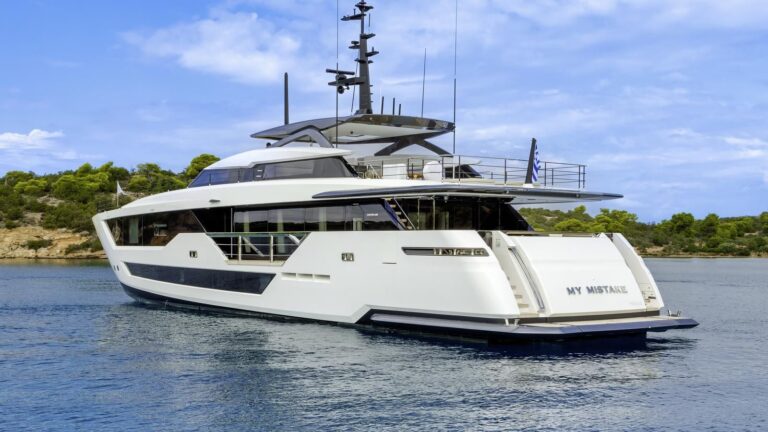 Superyacht MY MISTAKE