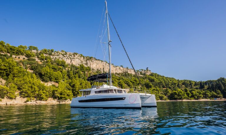Superyacht OCEAN LOUNGE